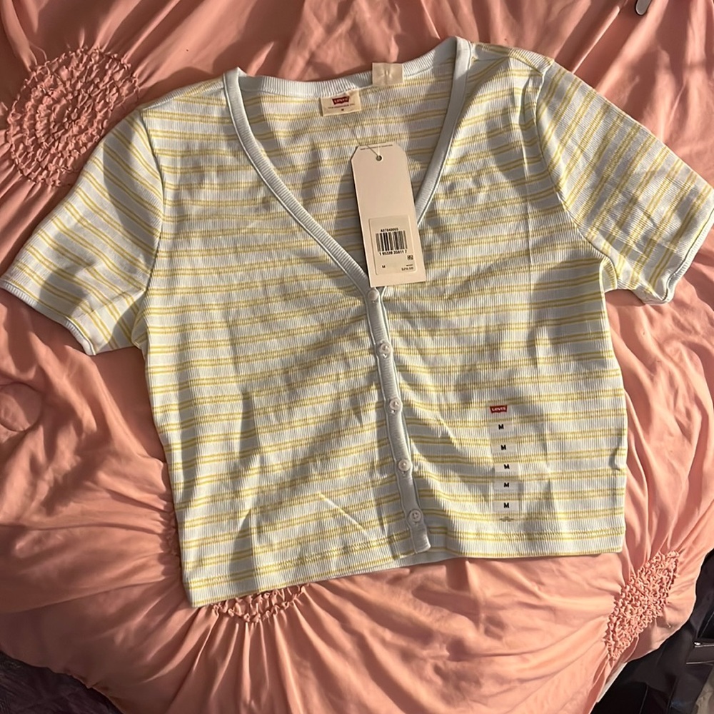 Levi’s button up crop top